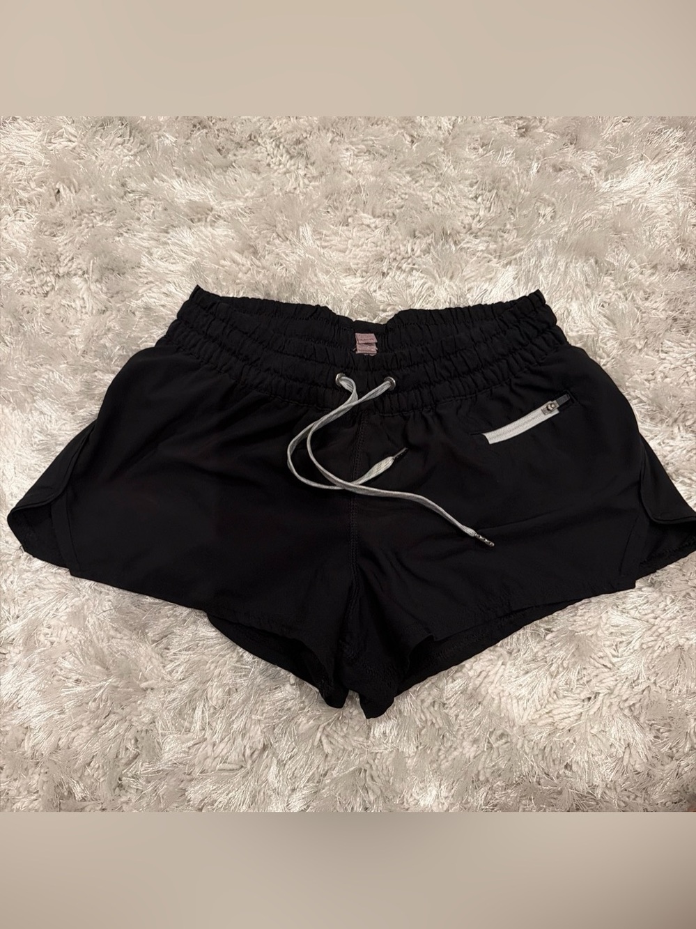Vuori clementine Black Women's Drawstring Active Shorts
